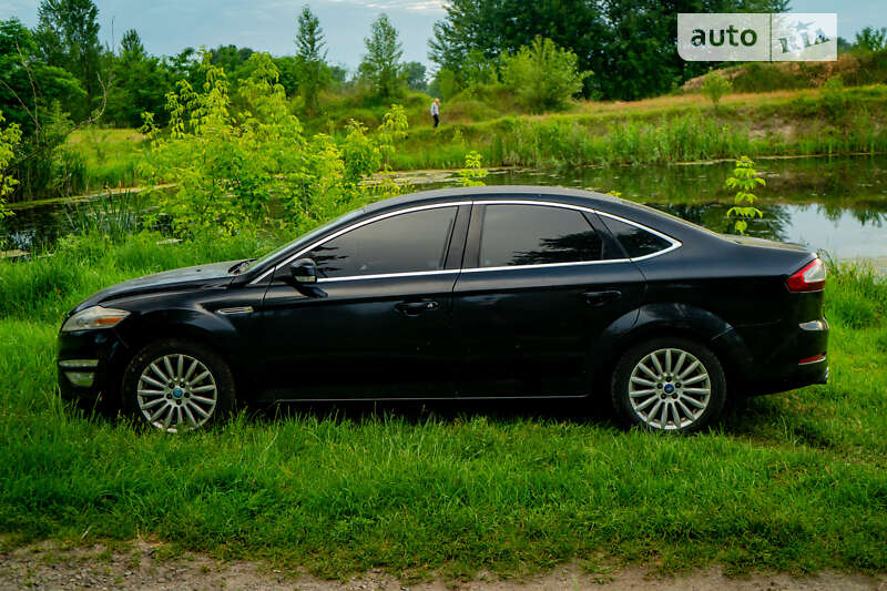 Седан Ford Mondeo 2010 в Киеве