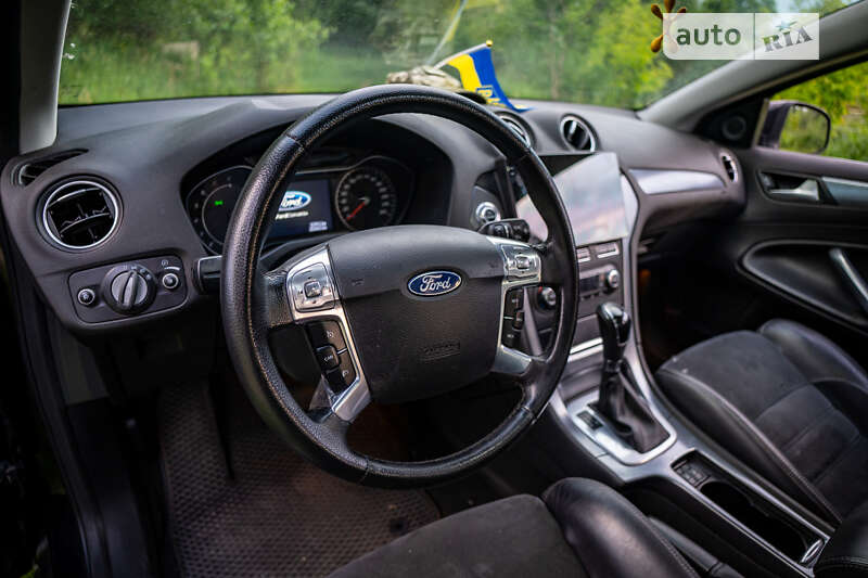 Седан Ford Mondeo 2010 в Киеве