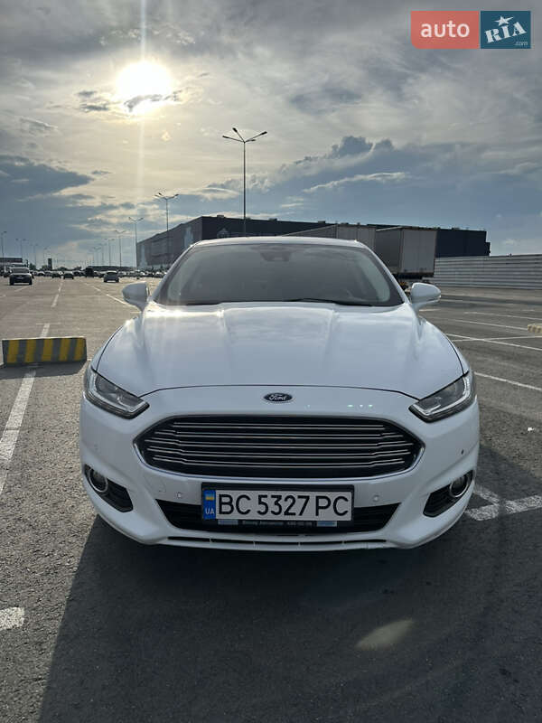 Седан Ford Mondeo 2015 в Львове