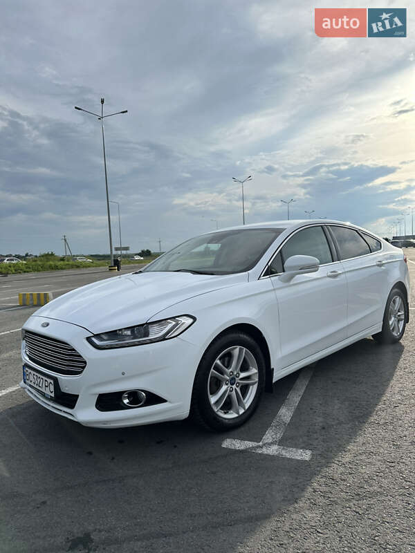Седан Ford Mondeo 2015 в Львове