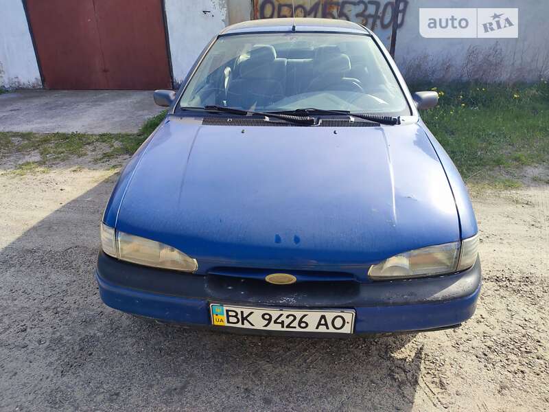 Седан Ford Mondeo 1994 в Сарнах