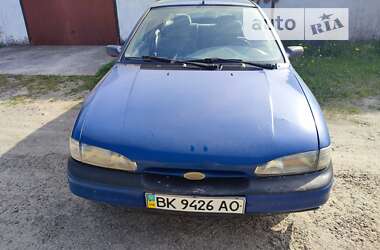 Седан Ford Mondeo 1994 в Сарнах