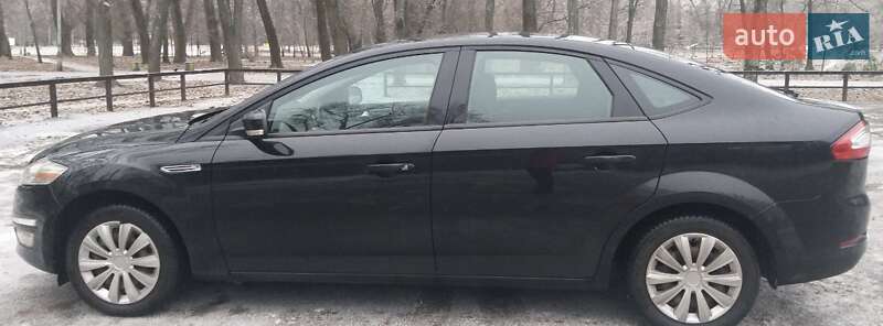 Седан Ford Mondeo 2013 в Сумах