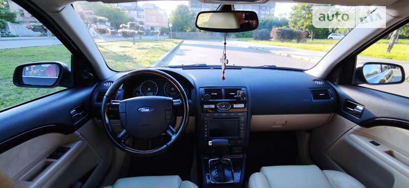 Лифтбек Ford Mondeo 2006 в Чернигове