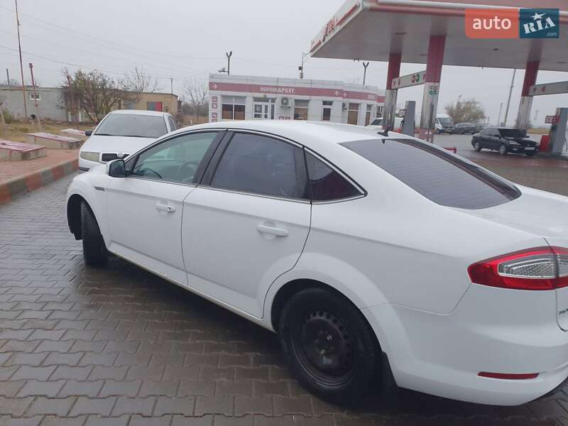 Седан Ford Mondeo 2012 в Измаиле