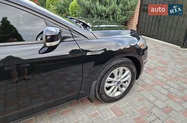 Седан Ford Mondeo 2012 в 