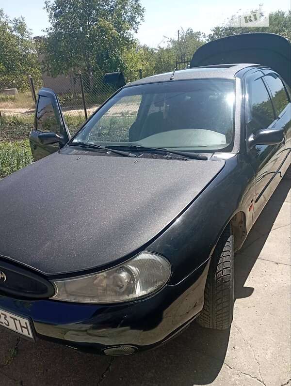 Седан Ford Mondeo 1998 в Одесі