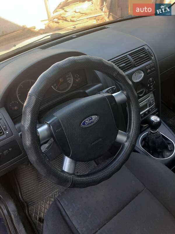 Лифтбек Ford Mondeo 2001 в Киеве