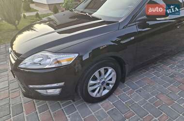 Седан Ford Mondeo 2012 в 
