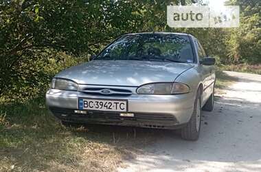 Седан Ford Mondeo 1995 в Золочеві