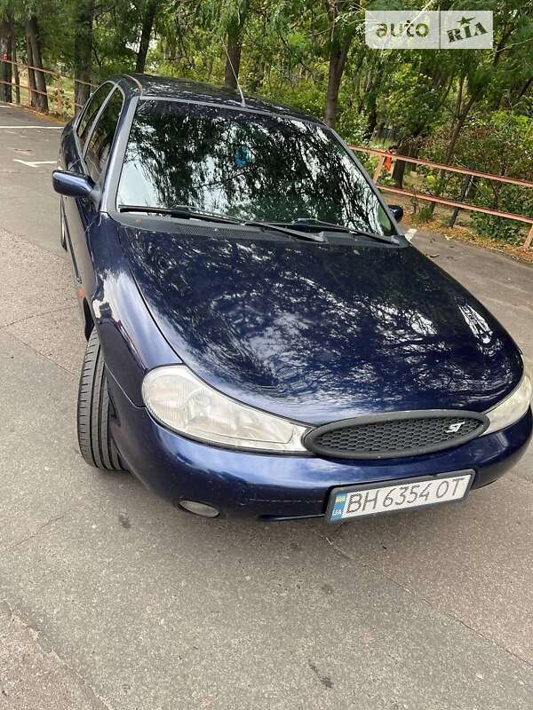 Ліфтбек Ford Mondeo 2000 в Одесі