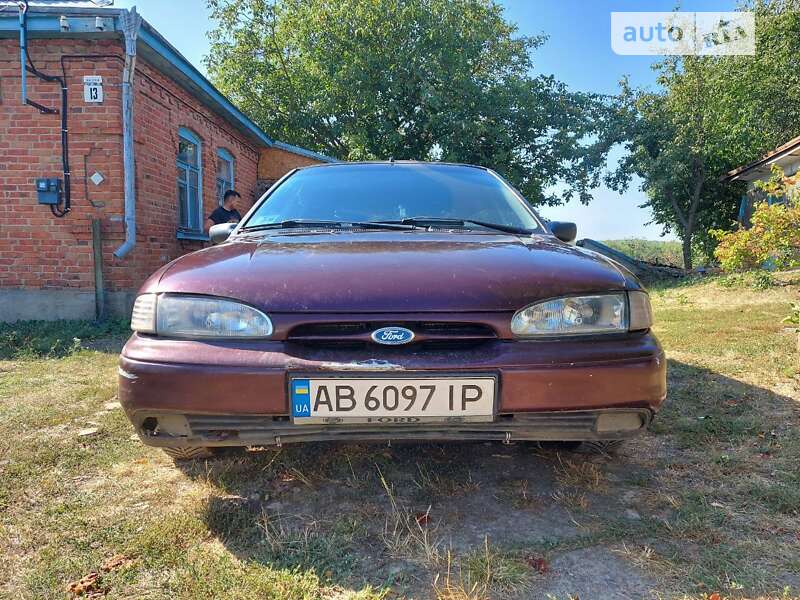 Ліфтбек Ford Mondeo 1995 в Гайсину
