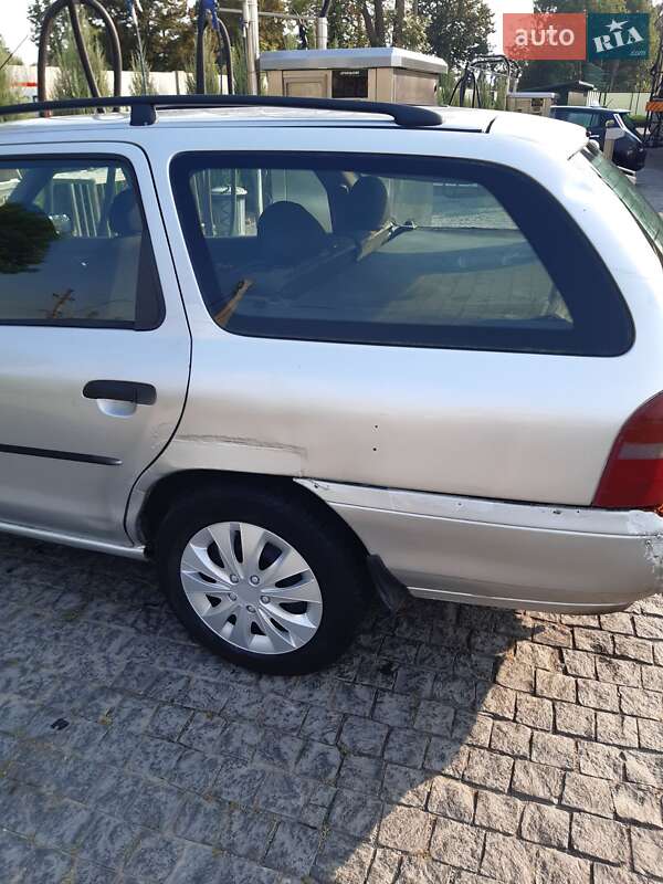 Універсал Ford Mondeo 1998 в Коростишеві