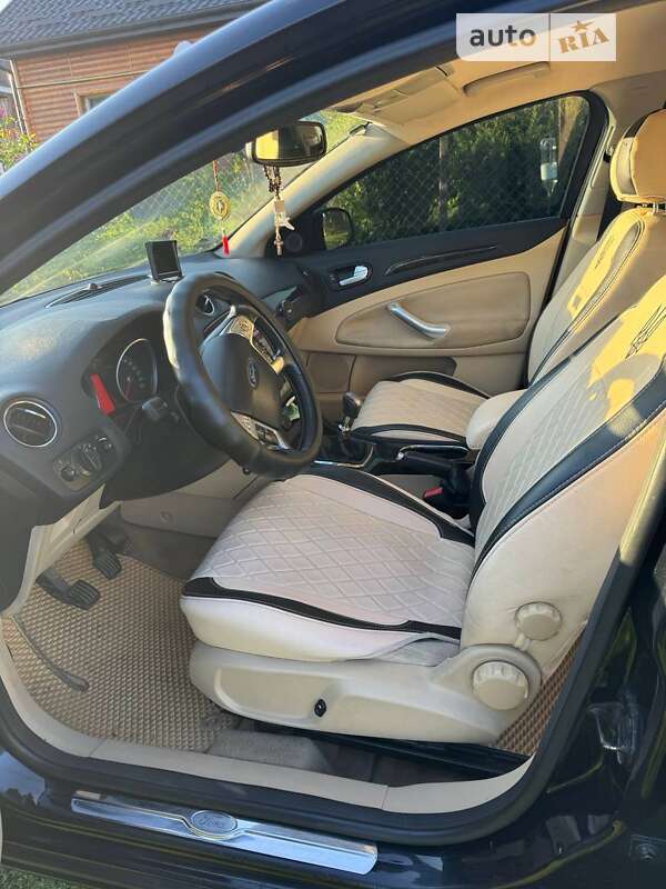 Седан Ford Mondeo 2008 в Городке