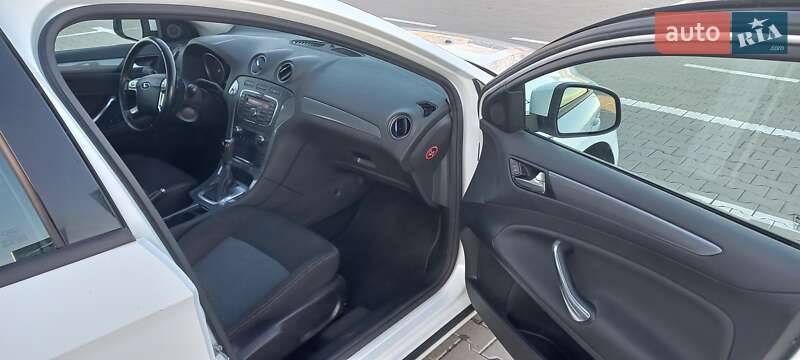 Ліфтбек Ford Mondeo 2013 в Львові