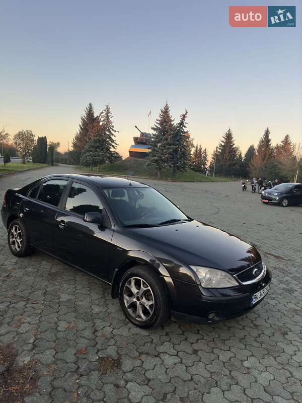 Седан Ford Mondeo 2005 в Дубні