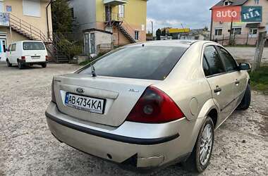 Лифтбек Ford Mondeo 2004 в 