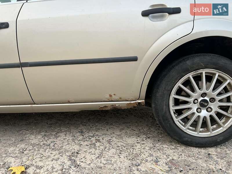 Лифтбек Ford Mondeo 2004 в Ладыжине