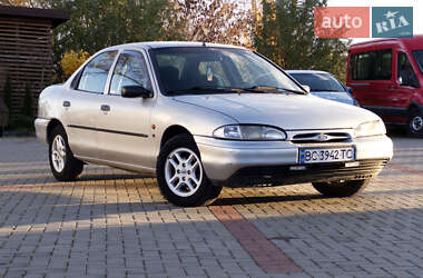 Седан Ford Mondeo 1995 в Золочеві