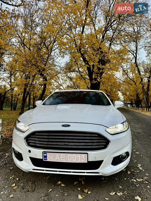 Седан Ford Mondeo 2015 в Павлограде