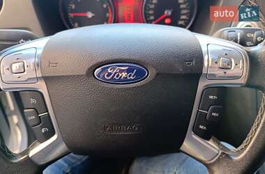 Седан Ford Mondeo 2012 в 