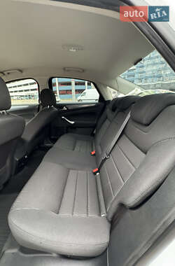 Седан Ford Mondeo 2012 в 