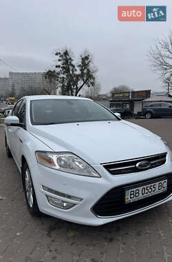 Седан Ford Mondeo 2012 в 