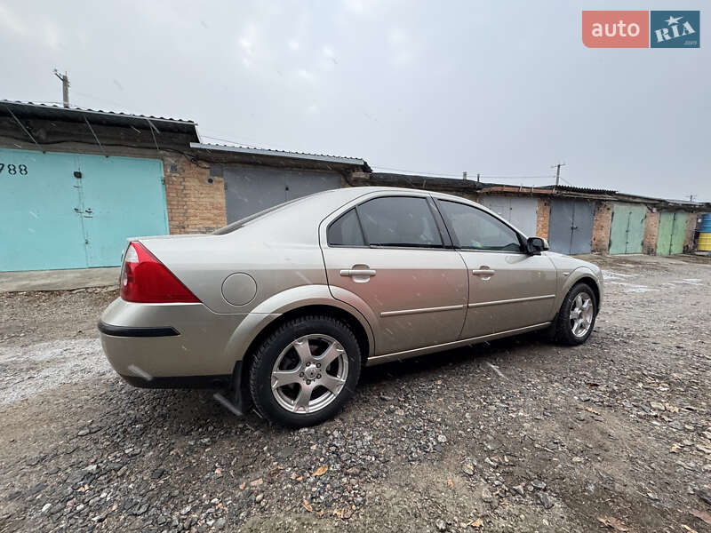 Седан Ford Mondeo 2004 в Кропивницком