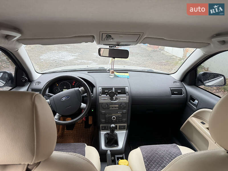 Седан Ford Mondeo 2004 в Кропивницком