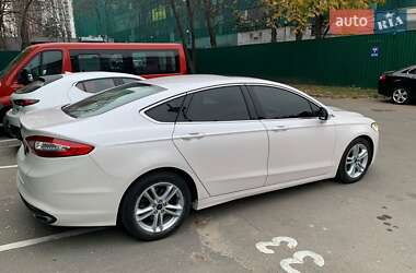 Седан Ford Mondeo 2015 в 