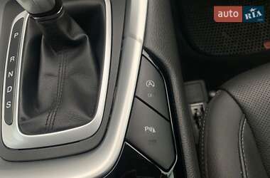 Седан Ford Mondeo 2015 в 
