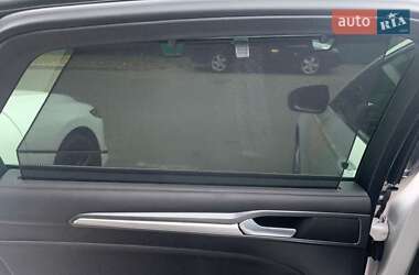 Седан Ford Mondeo 2015 в 