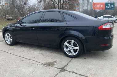 Седан Ford Mondeo 2010 в Варві