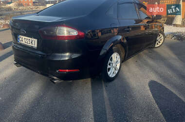 Седан Ford Mondeo 2012 в Шполе