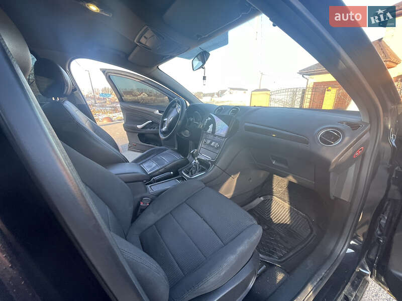 Седан Ford Mondeo 2012 в Шполе