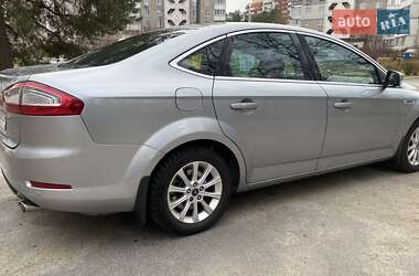 Седан Ford Mondeo 2011 в 