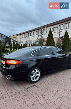 Седан Ford Mondeo 2015 в Стрию