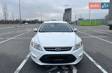 Седан Ford Mondeo 2012 в 