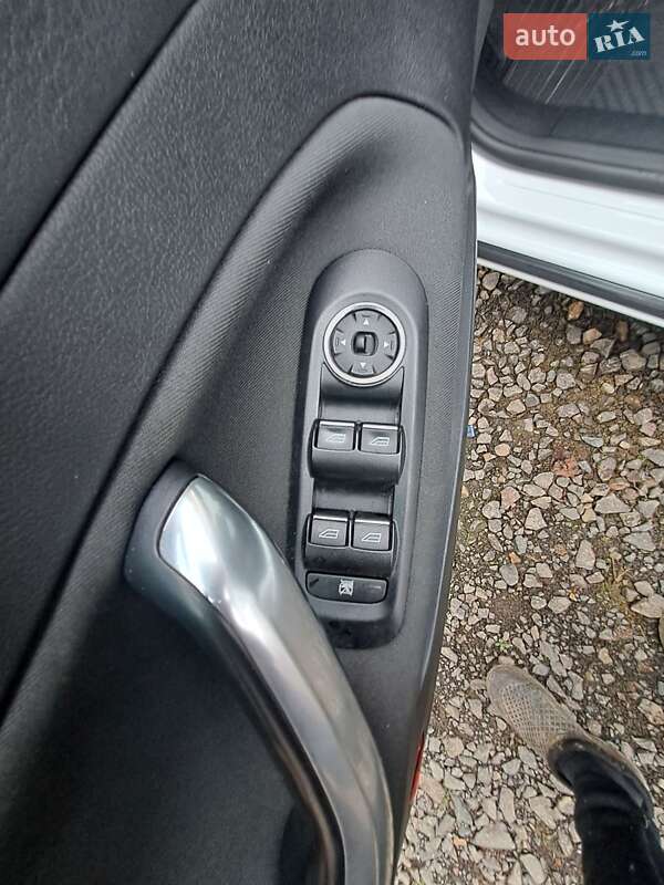 Седан Ford Mondeo 2012 в Мукачево