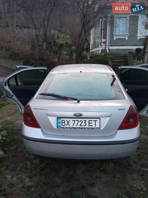 Седан Ford Mondeo 2002 в Кременце