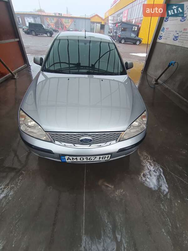 Седан Ford Mondeo 2005 в 