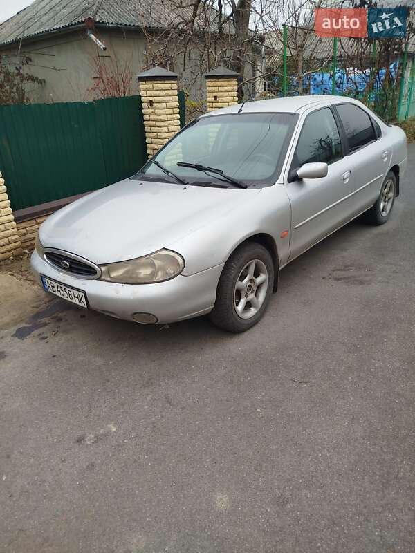 Лифтбек Ford Mondeo 1999 в Могилев-Подольске