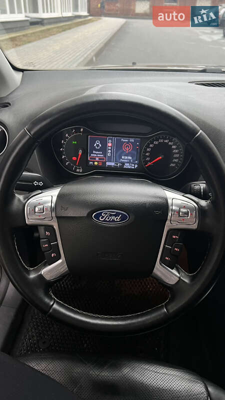 Седан Ford Mondeo 2011 в Чернигове