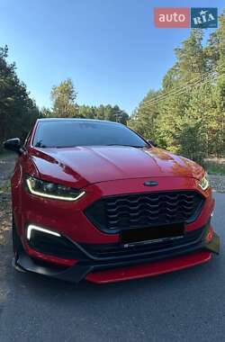 Лифтбек Ford Mondeo 2017 в 