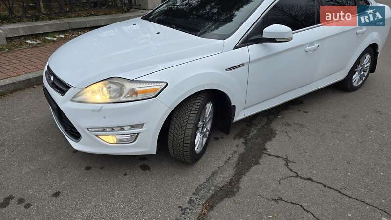 Седан Ford Mondeo 2012 в Умани