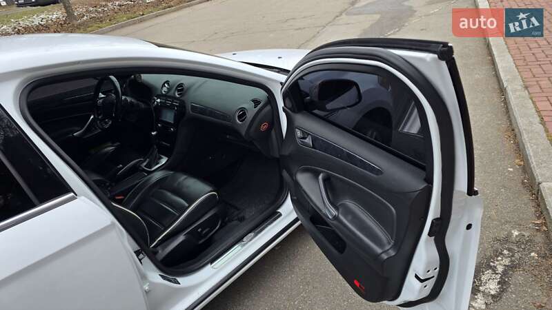 Седан Ford Mondeo 2012 в Умани