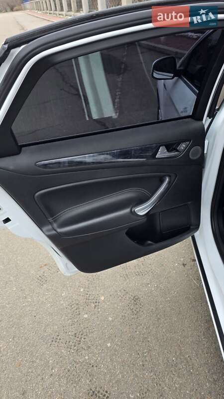 Седан Ford Mondeo 2012 в Умани