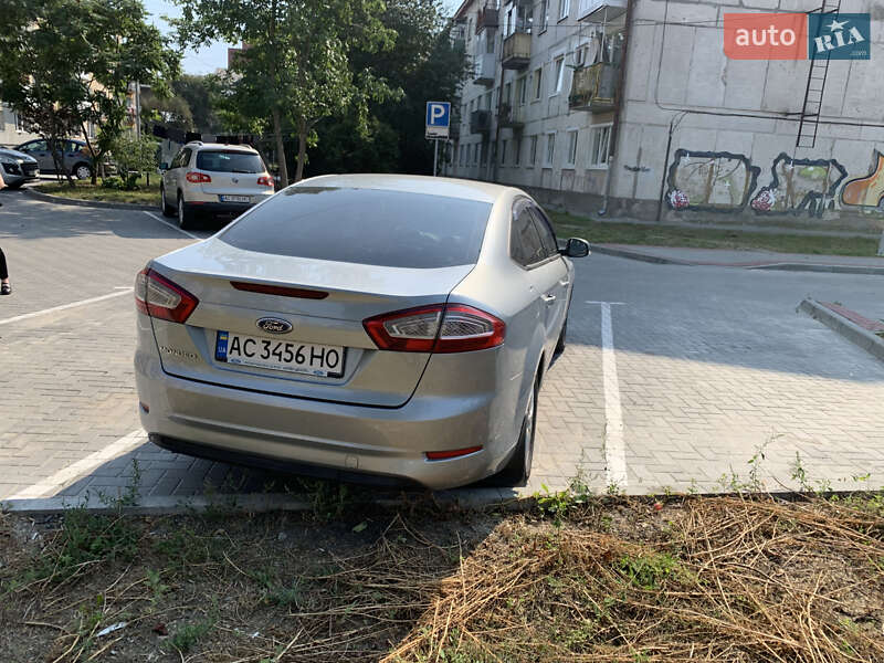 Седан Ford Mondeo 2012 в Луцке