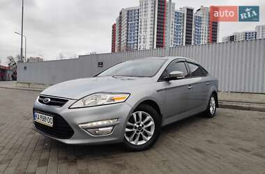 Седан Ford Mondeo 2012 в 