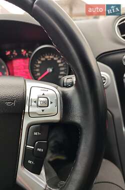 Седан Ford Mondeo 2012 в 